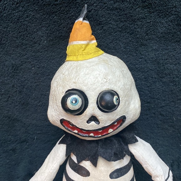 Halloween Skeleton and Vampire Decor - Picture 5 of 16